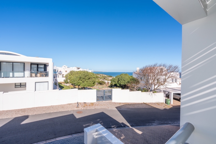 4 Bedroom Property for Sale in Paradise Beach Western Cape